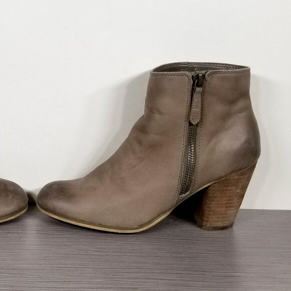 BP. Trolley Ankle Bootie, Tan Leather, Womens Size 7.5 M - Picture 9 of 12
